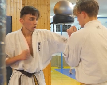 АНДРЕАС-БЕРБЕСКУ